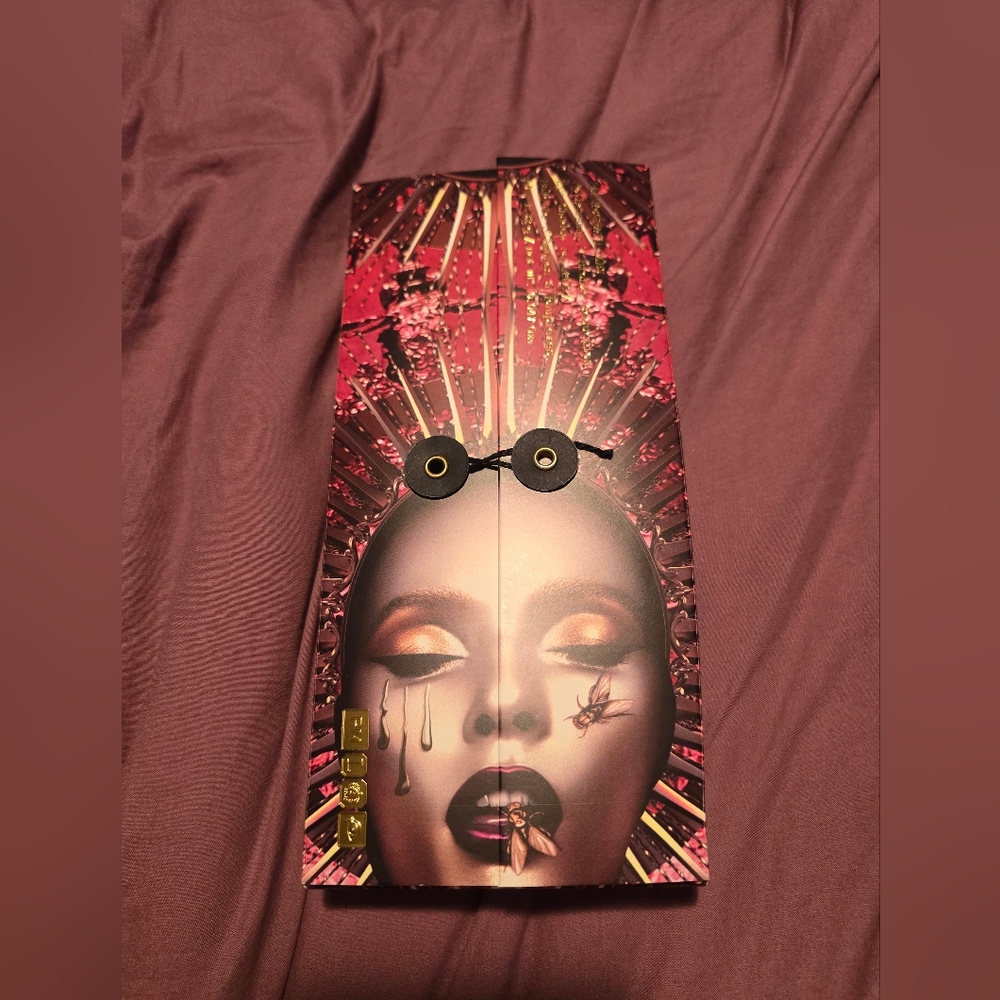Pat McGrath Eyeshadow Palette - Red and Gold